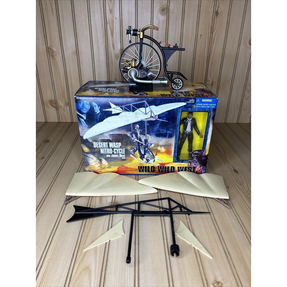 Rare 1999 XToys Wild Wild West Desert Wasp Nitro-Cycle w/ James West